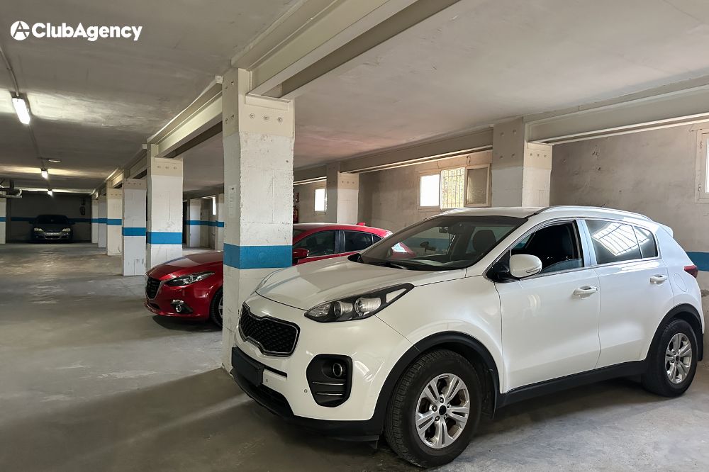 Why Comprehensive Coverage Matters for Parked Cars in Garden City