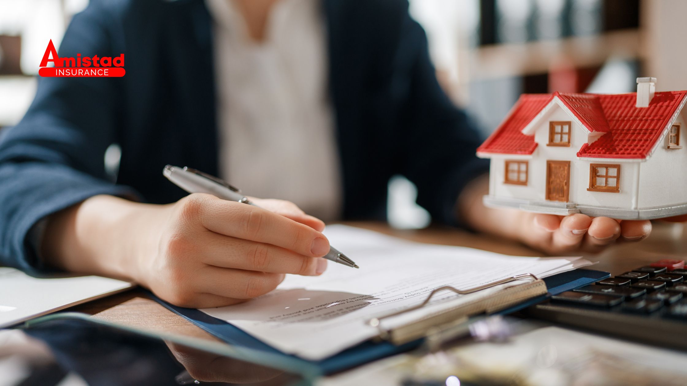 What’s the Difference Between Online Insurance Quotes and Local Agents?