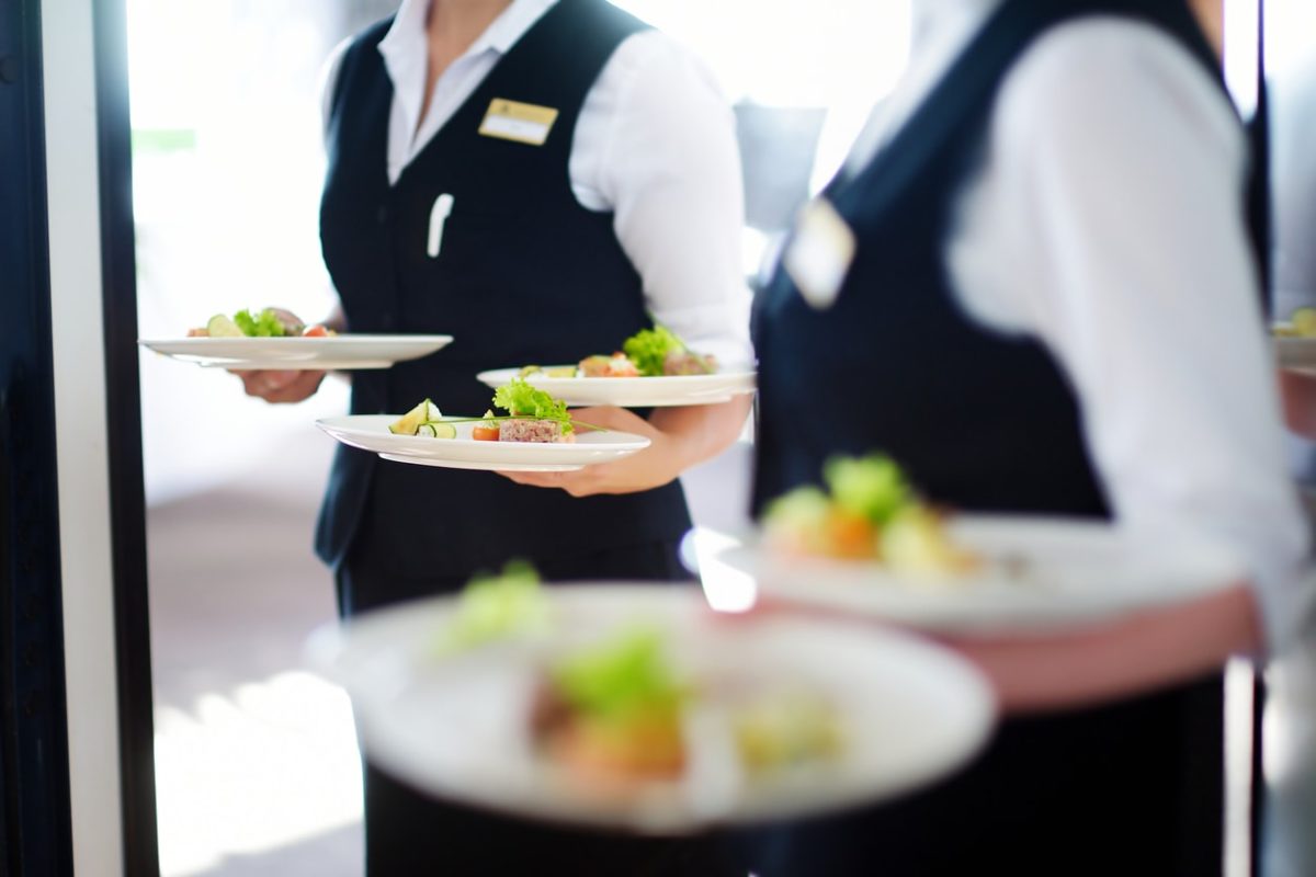 What Restaurants Should Look For in Their Food Service Workers