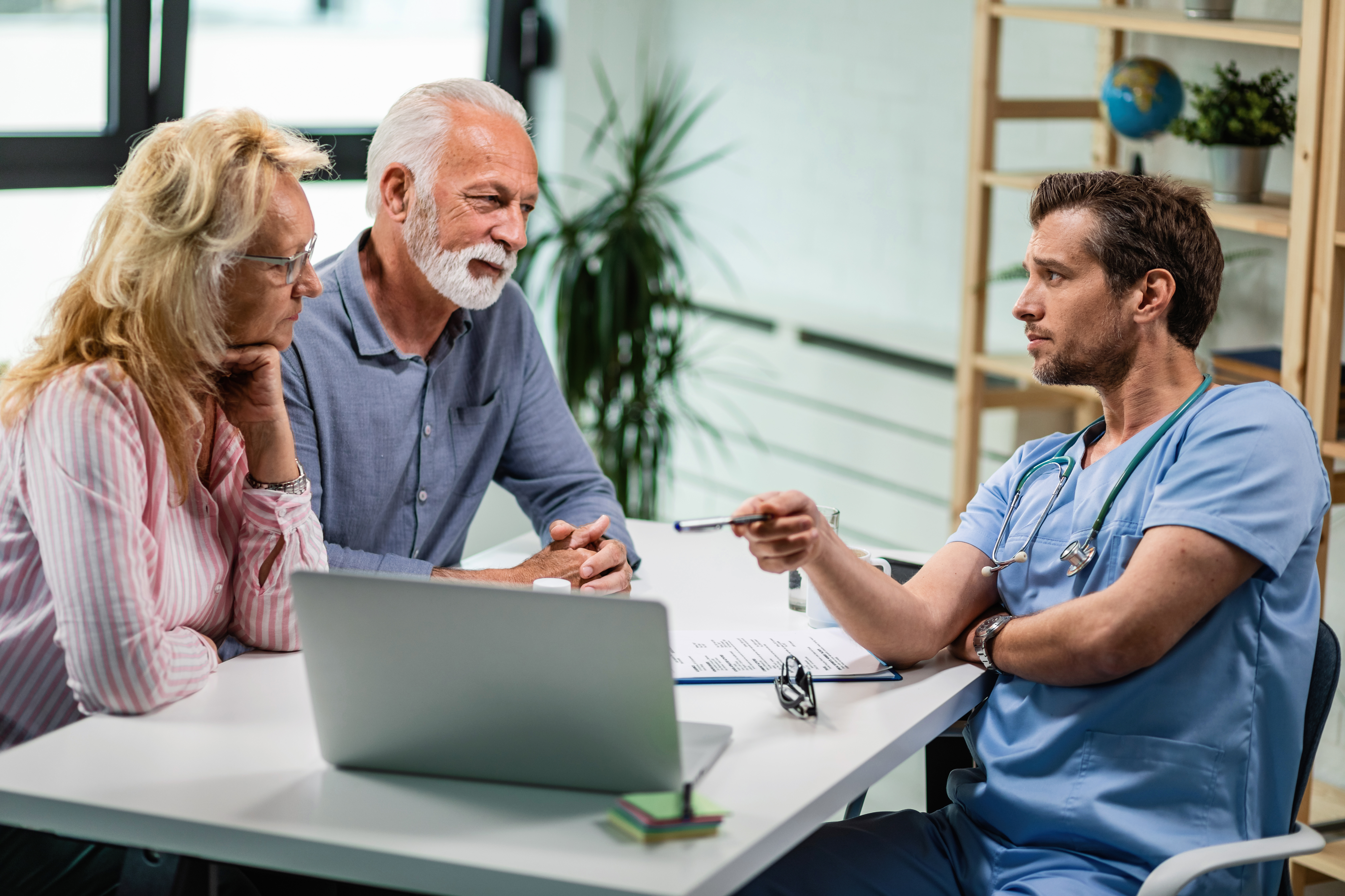a family discussing their medicare options