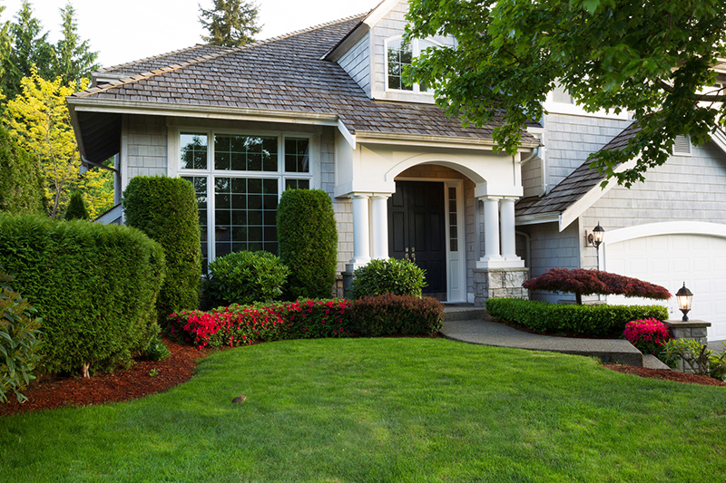 Curb Appeal Tricks to Attract Homebuyers