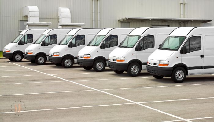 Business electric fleet highlighting commercial auto insurance coverage strategies