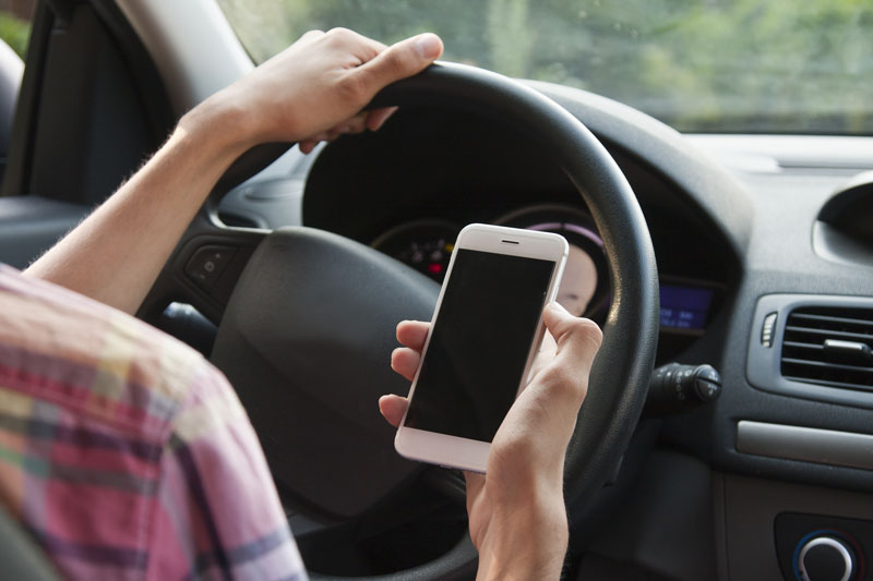 Tips to Stay Focused and Avoid Distracted Driving