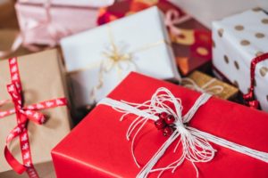 Easy Ways to Shop Online Safely During the Gift-Giving Season