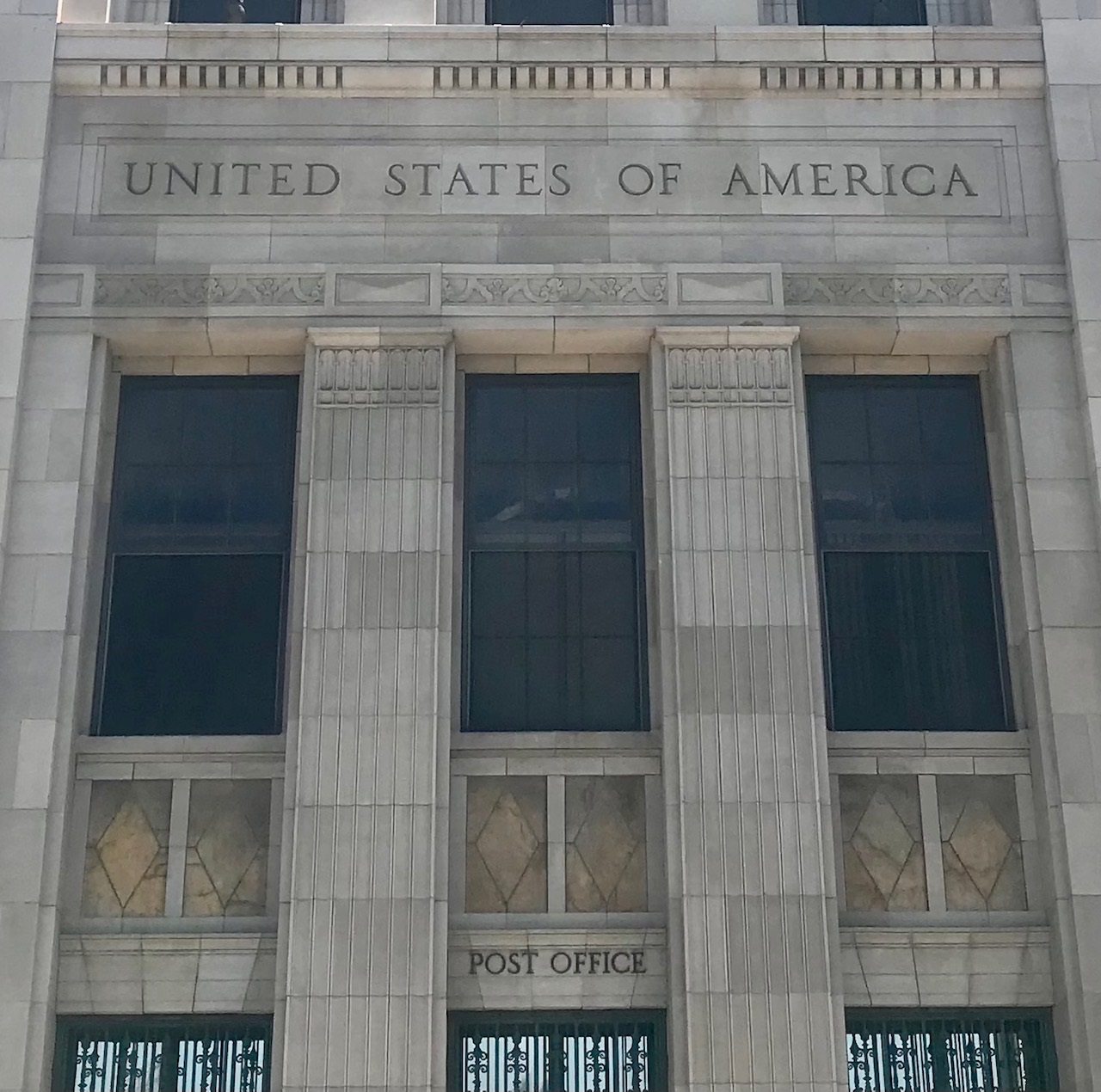 Why Orange County is Turning to Professional Mail Delivery Services