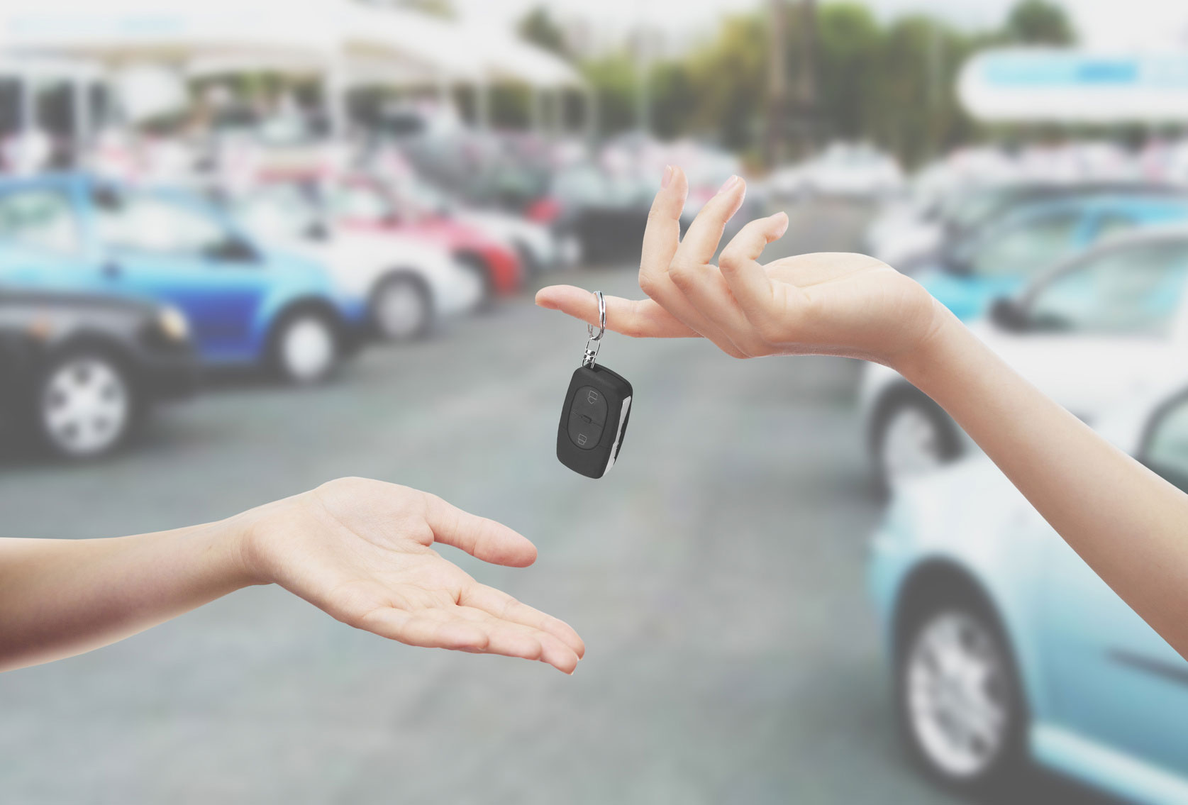 Safe Car Shopping Tips: Look for These Safety Features