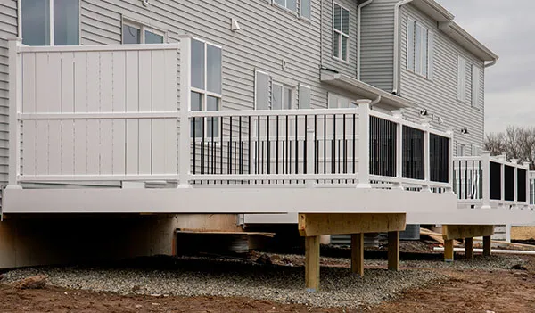 Why Deck Builders Need Customized Insurance