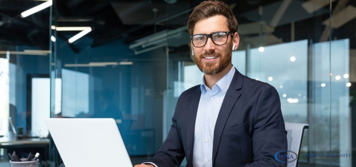 Does commercial property insurance cover personal belongings